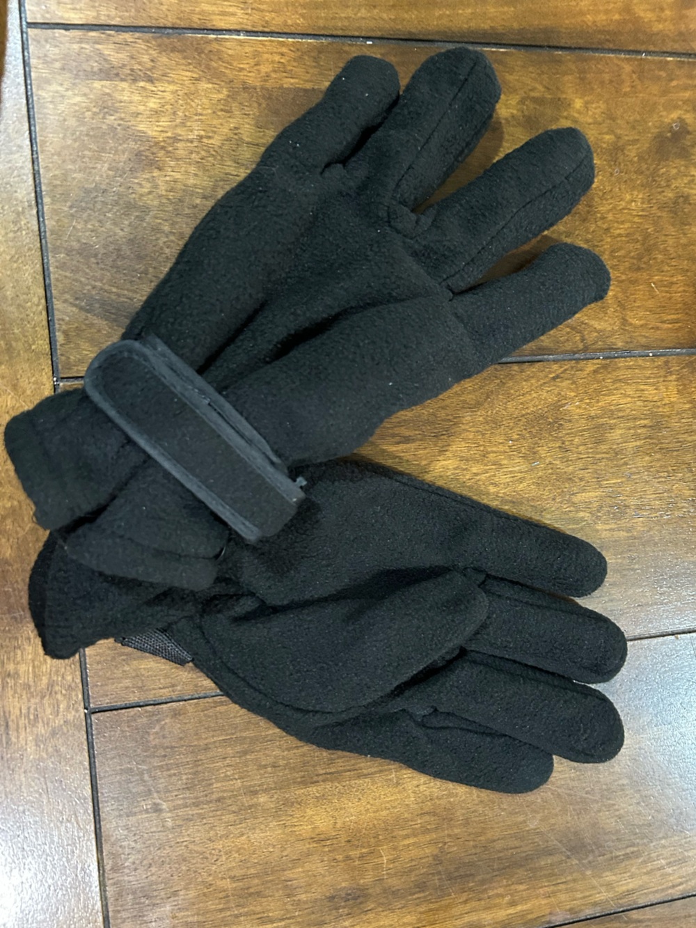 Black Fleece Men's Winter Gloves - Comfortable Cold-Weather Accessory